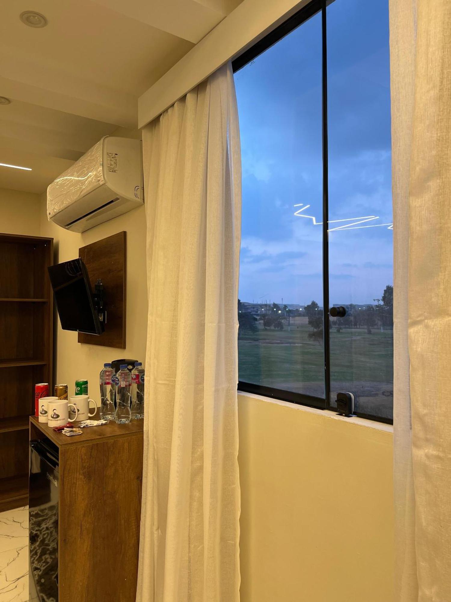 New Golf Pyramids View 3*