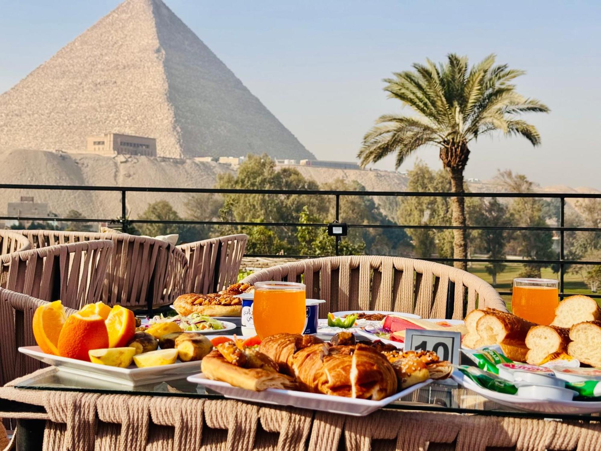 Hotel New Golf Pyramids View